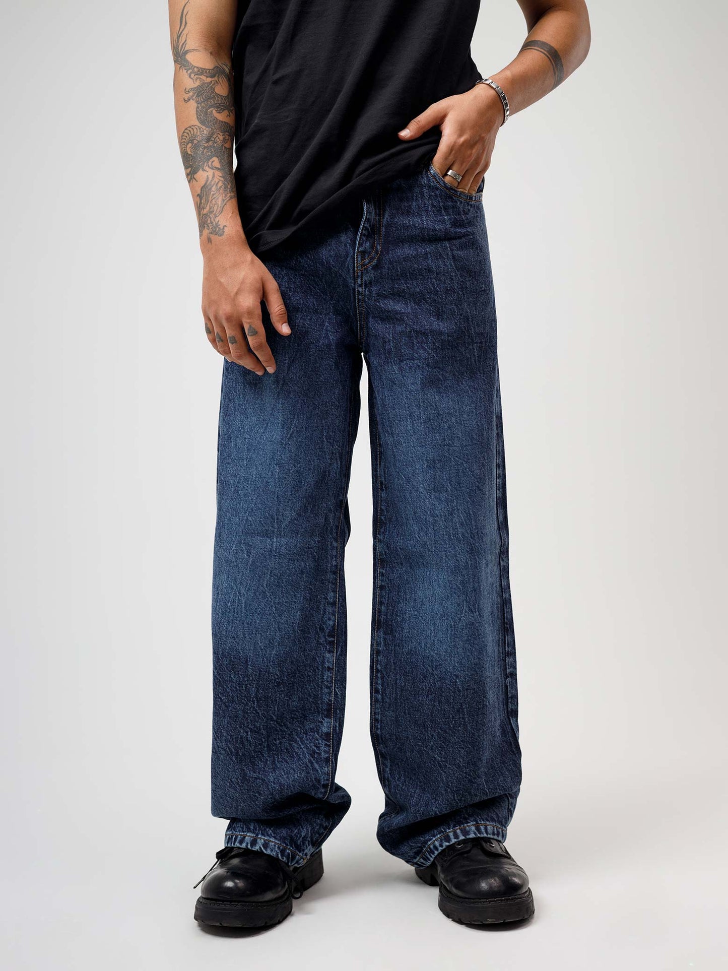 Straight-Fit Jeans (Blue-Washed)