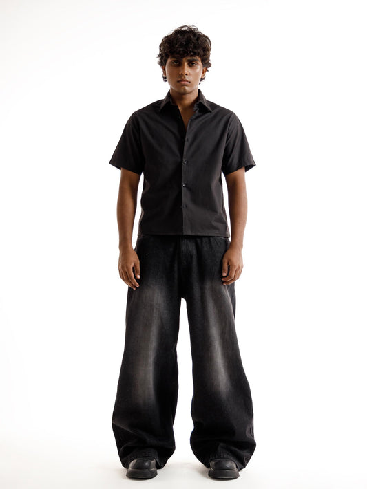 BLACK SHORT SLEEVES BOXY SHIRT