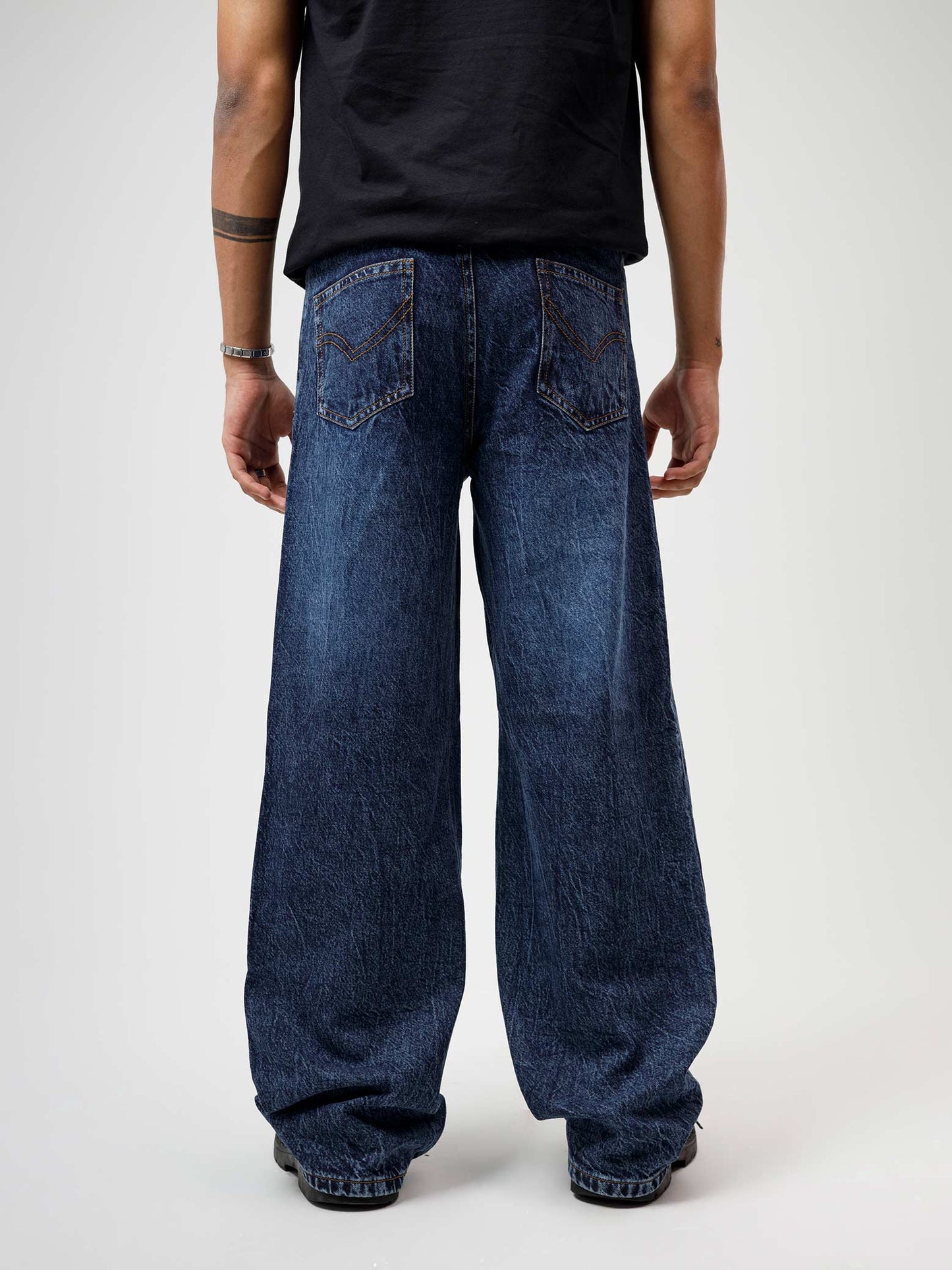 Straight-Fit Jeans (Blue-Washed)